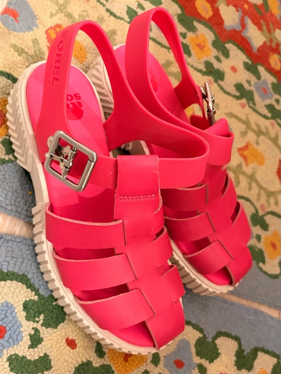 Sorel Shoes - Sorel Hot Pink Platform Sandals with White Sole